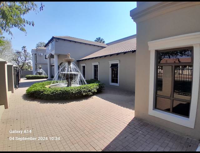 2,000M² BUILDING FOR SALE IN MID TOWN